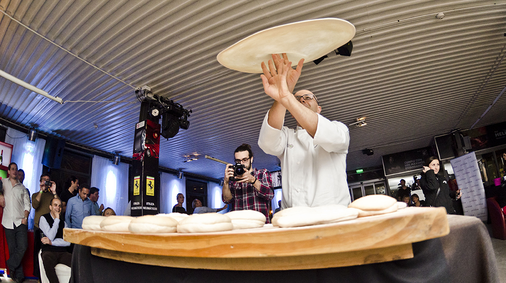 2023-03-06_PR-_Cucina_Chef-Pasqualino-will-wow-diners-with-a-fun-gourmet-experience-combining-his-dough-spinning-acrobatics_1000x560.jpg