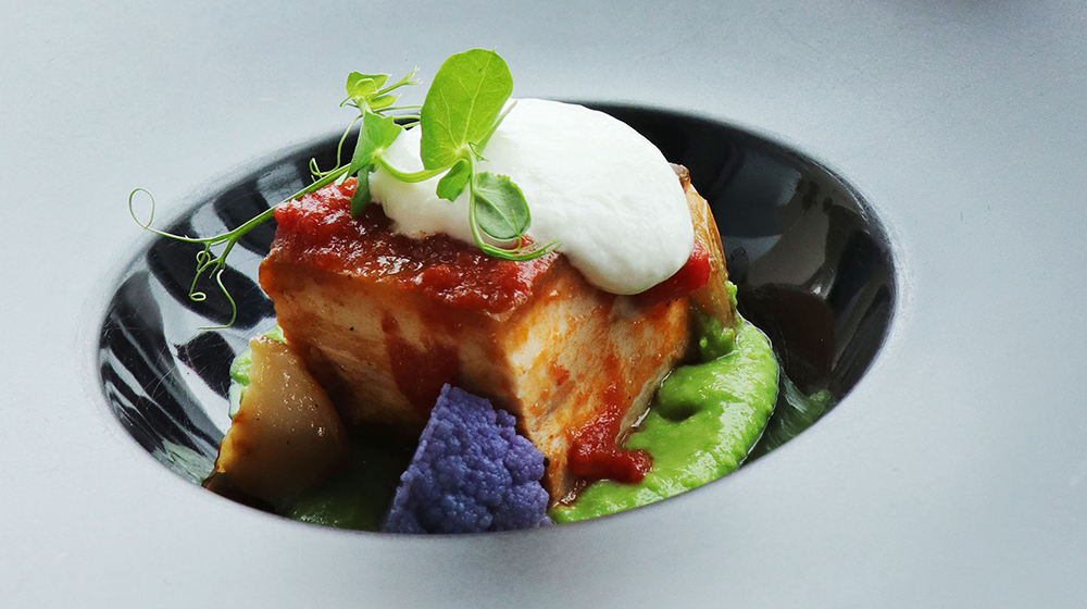 2023-01-11_PR_Cucina_Traditional-Neapolitan-Stew-Pork-Ragout,-Ricotta-Cheese-Foam,-Green-Pea-Puree_1000x560.jpg